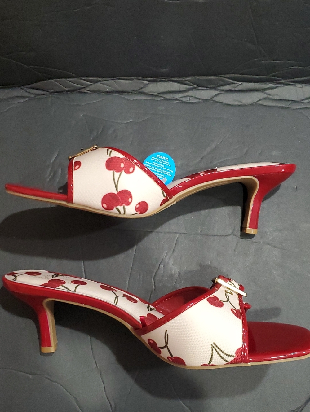 Seychelles red patent cherry print memory foam buckle strap kitten heels size 11 - Picture 8 of 13